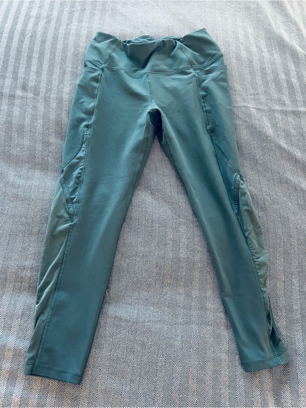 Sage Green/slate blue High-Waisted Side-Mesh Panel Leggings with Pockets, size M